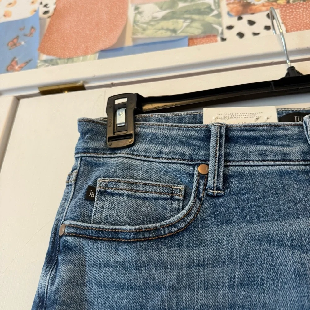 NWT Judy Blue Straight High Rise Tummy Control Distressed Knee Jeans Size 13/31 - Picture 7 of 16